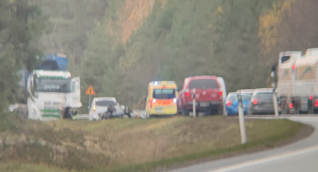 Kaks last kaotasid Soomes traagilises autoõnnetuses oma vanemad