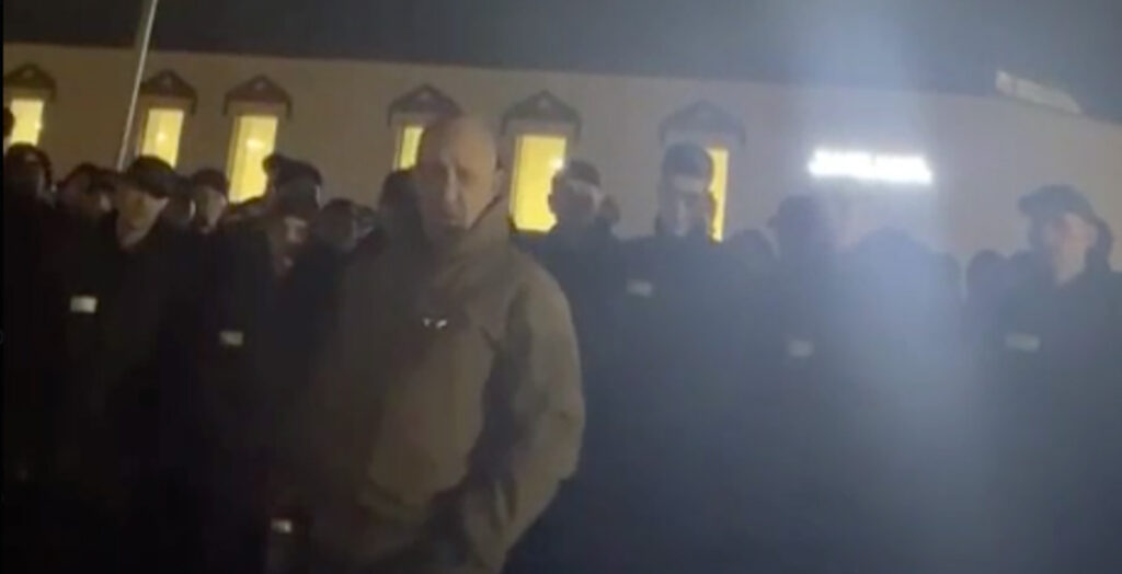 Imelik lugu: Ukraina võimude poolt surnuks kuulutatud mees käib ringi mööda Vene vanglaid ja värbab seal sõdureid