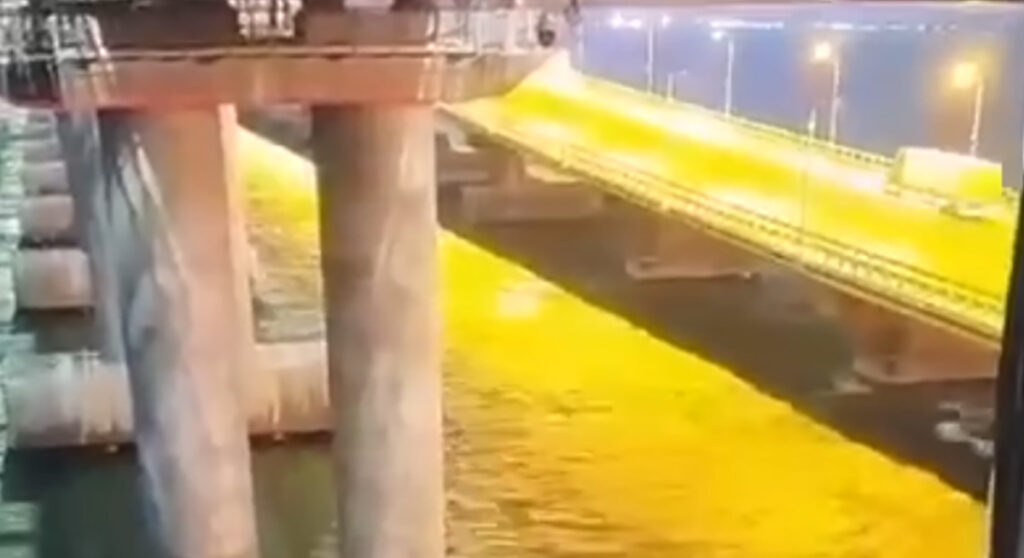 VIDEO: Krimmi sillal oli õhu lennanud veok