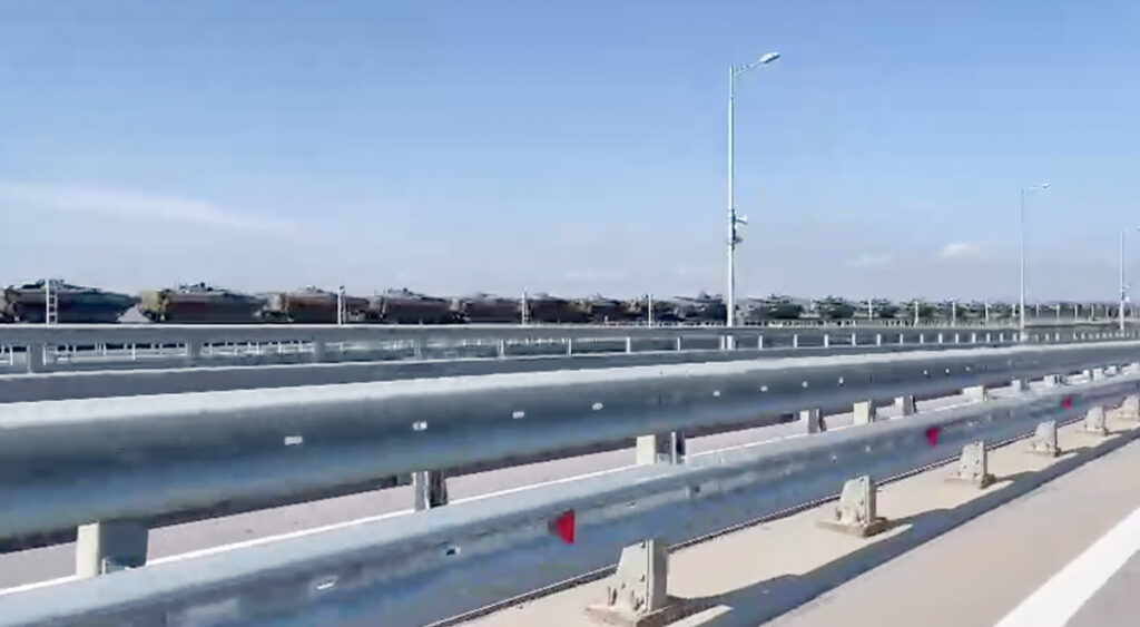 Kas nüüd alles läheb sõjaks? Rindele liigub lõputu tankide kolonn