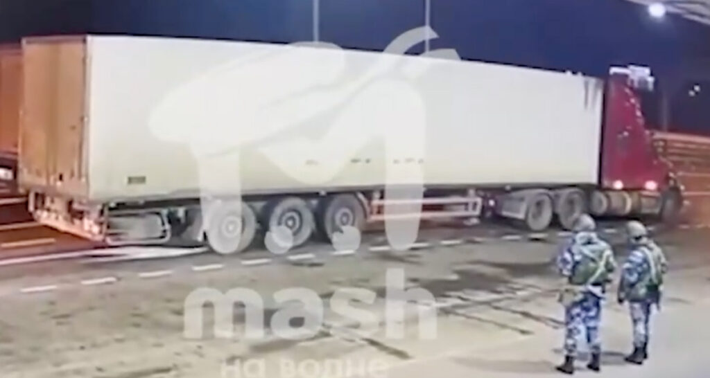 VIDEO: Krimmi sillal plahvatanud veokit kontrolliti enne sillale sõitu, aga midagi kahtlast ei avastatud