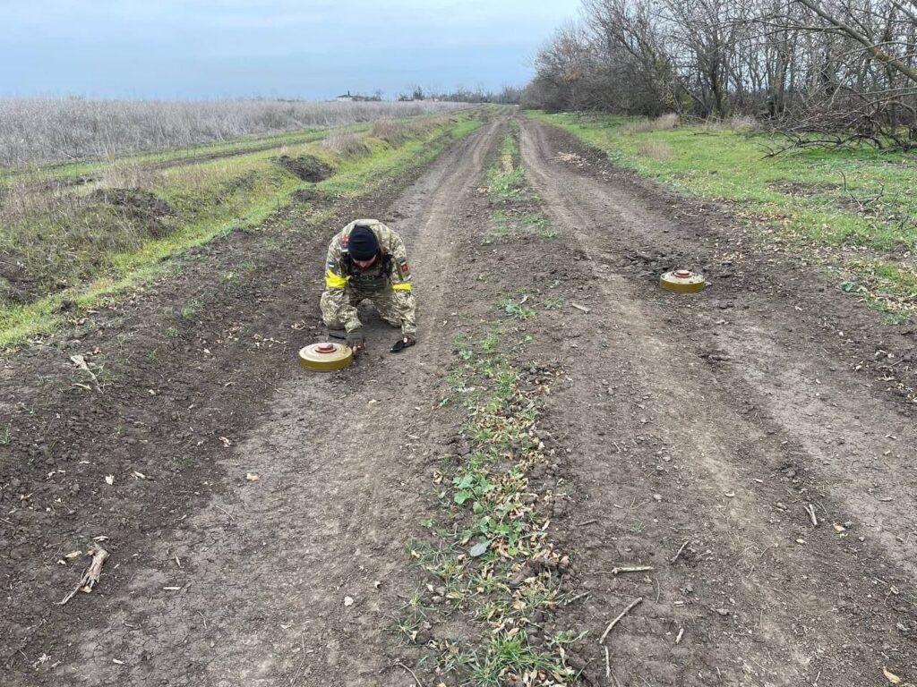 PILDID: Ukraina lõunaosas on jäetud Vene vägede poolt maa sisse „üllatused”
