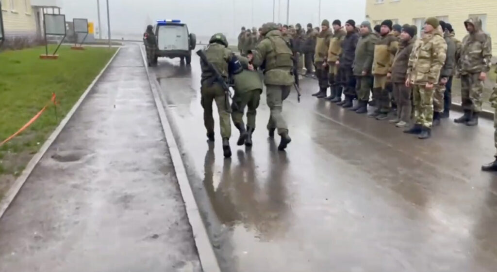 VIDEO: Venemaal on hakatud vahistama mobiliseerituid, kes ülemuste korraldusi ei täida