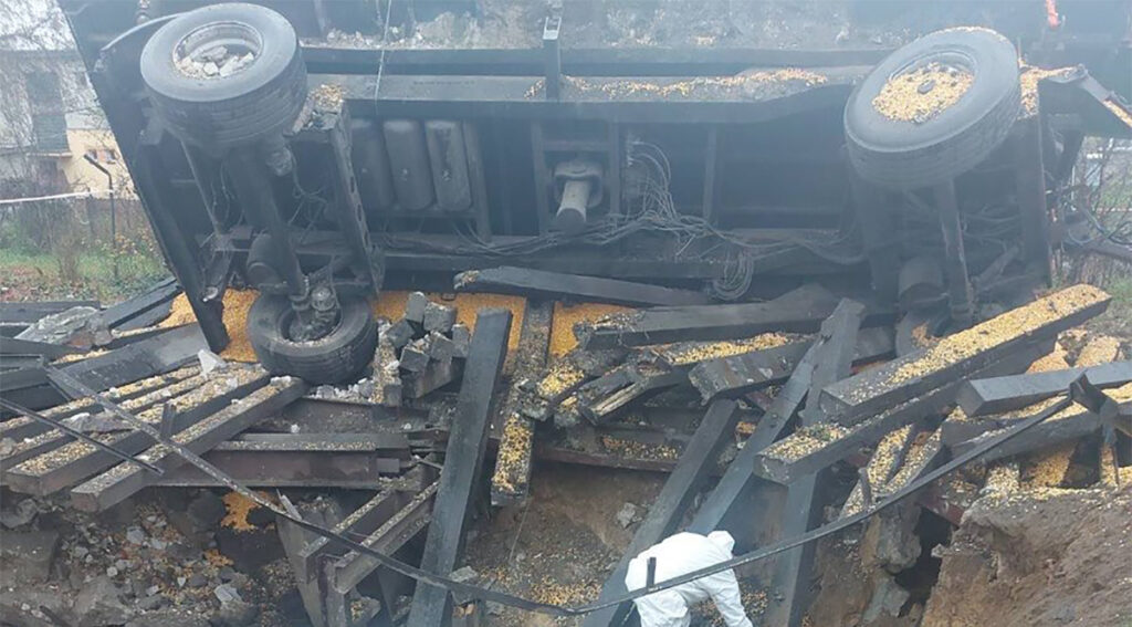 Poola raketirünnakus hukkusid kaks meest, traktorist ja viljahoidla töötaja