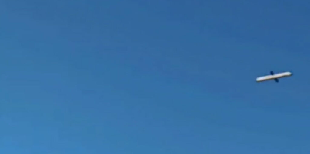 VIDEO: Vene rakett lendamas üle Ukraina võitlejate peade