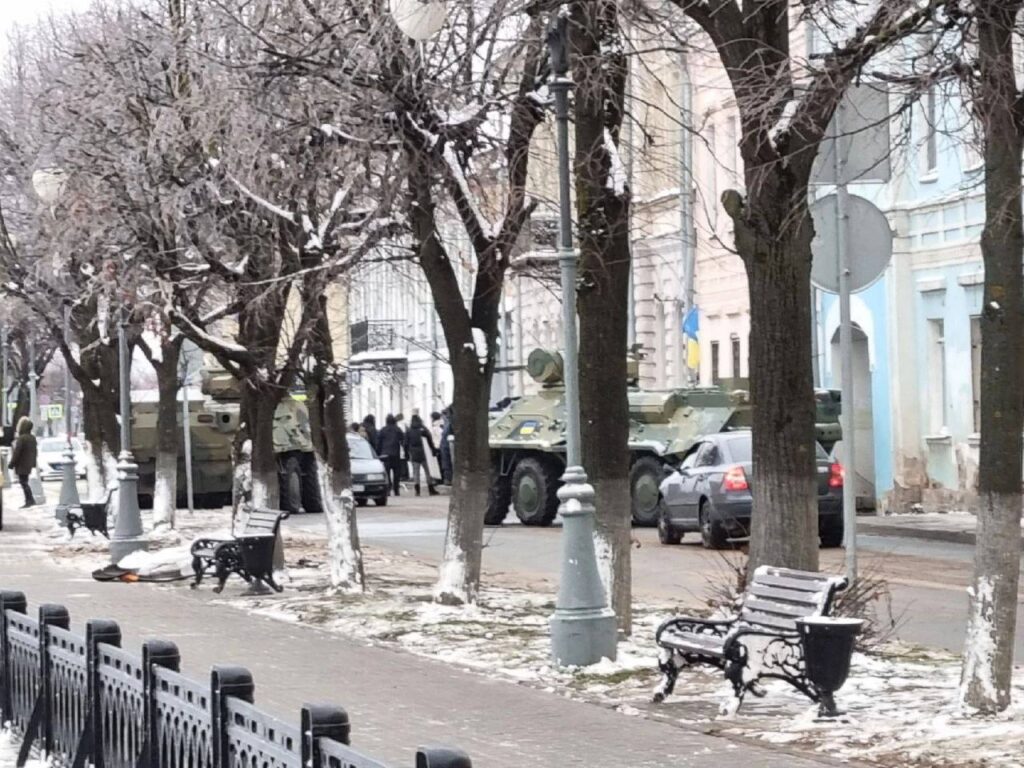 Šokk Venemaal: tänavatel liikusid Ukraina lippudega soomukid