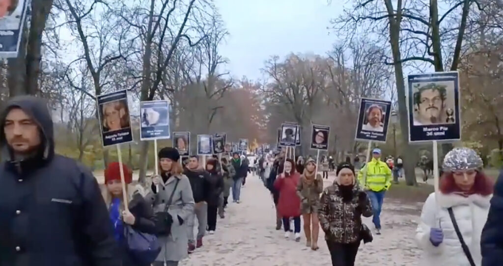 VIDEO: Itaalias mälestati koroonavaktsiinide ohvreid, vaktsiinide tõhusus küsimärgi all