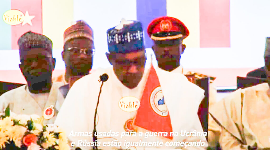 VIDEO: Nigeeria president hoiatas Ukrainast saabuvate relvade eest, mis lähevad terroristide kätte