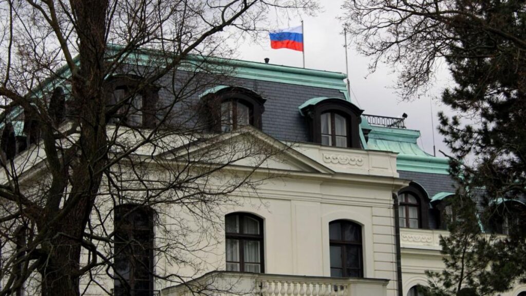 Karm: Prahas lülitati Vene saatkonnas välja vesi ja elekter