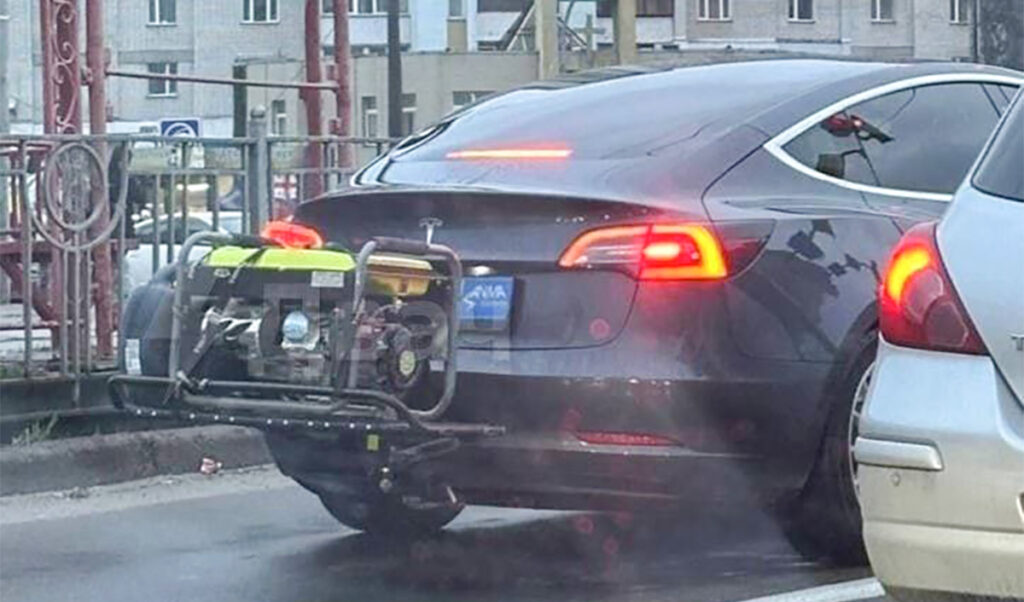 PILTUUDIS: Ukrainas võis märgata generaatoriga varustatud Teslat