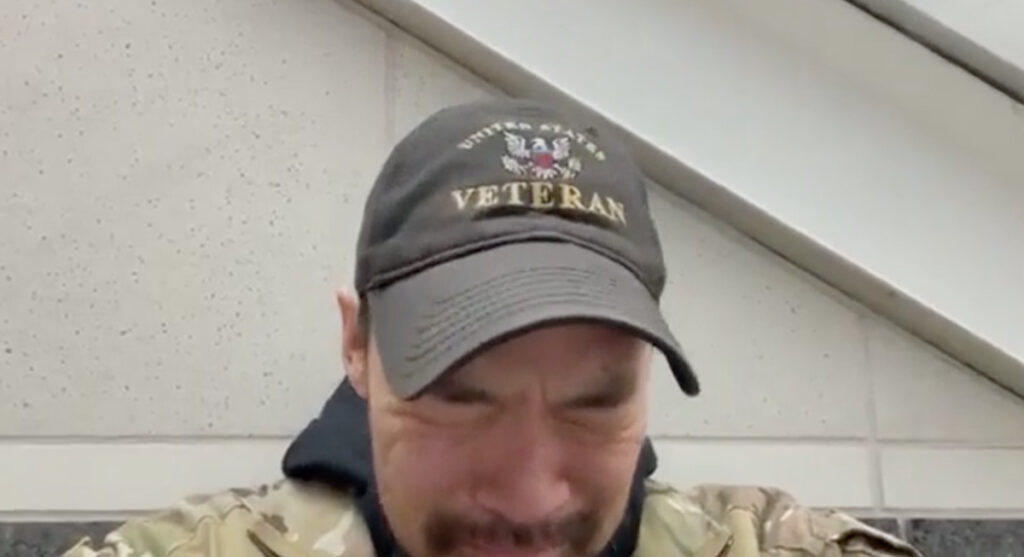 VIDEO: USA veteran leinab oma langenud sõpru Ukrainas