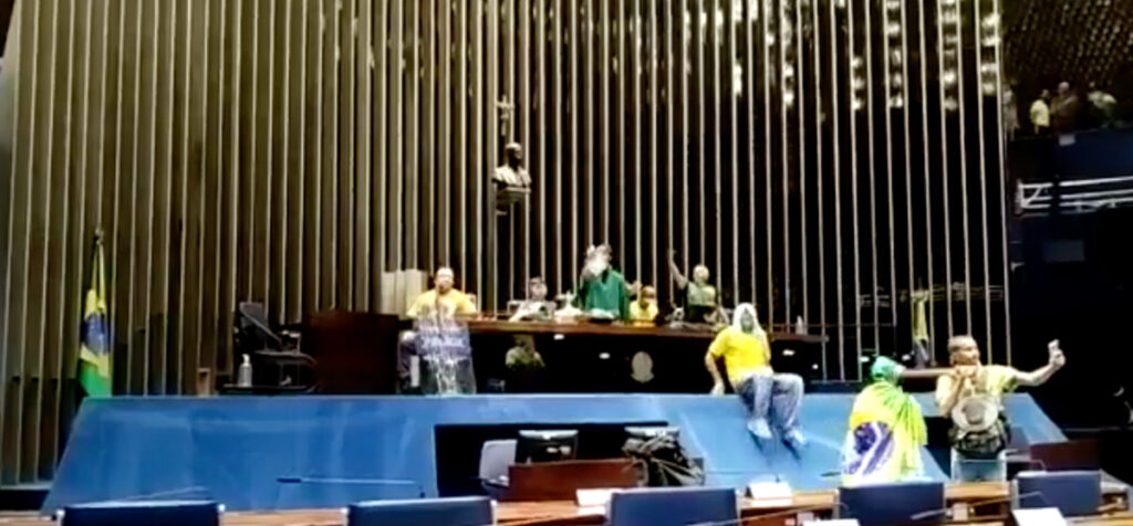 VIDEO: Brasiilia mässulised võtsid üle parlamendi hoone
