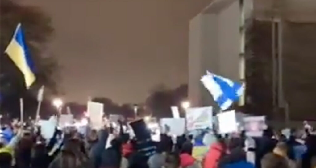 Beriinis on suur meeleavaldus, rahvas nõuab tankide saatmist Ukrainasse