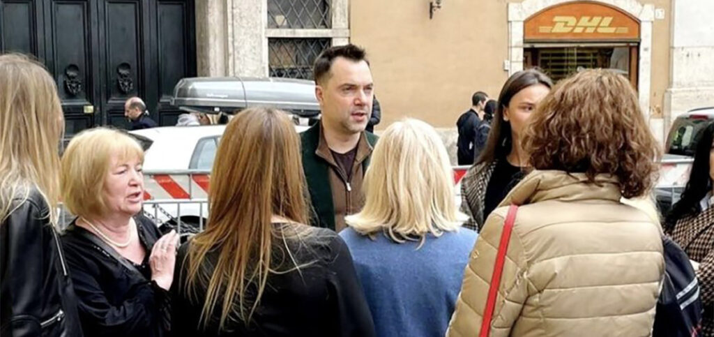 Sahinad: Ukraina presidendi endine nõunik putkas Itaaliasse