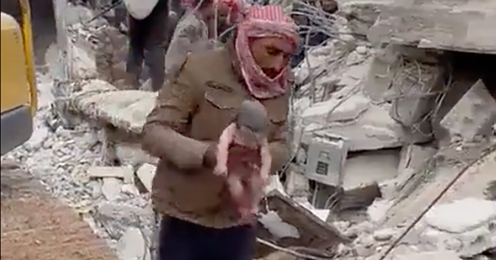 VIDEO: Süürias sündis maavärina rusude vahel laps