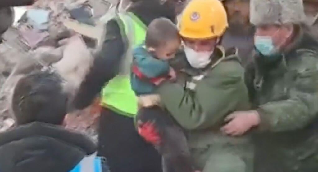 VIDEO: Türgis leiti maavärina rusude vahelt 3-aastane laps, kes oli seal veetnud 158 tundi