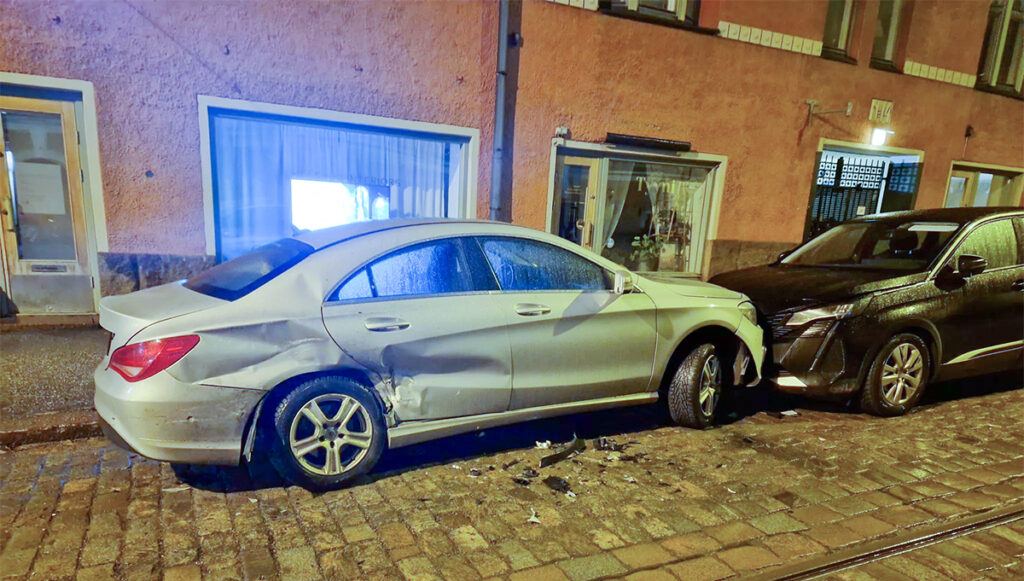 Soome naine parkis auto tänava äärde, hommikuks oli auto peaaegu hävinud