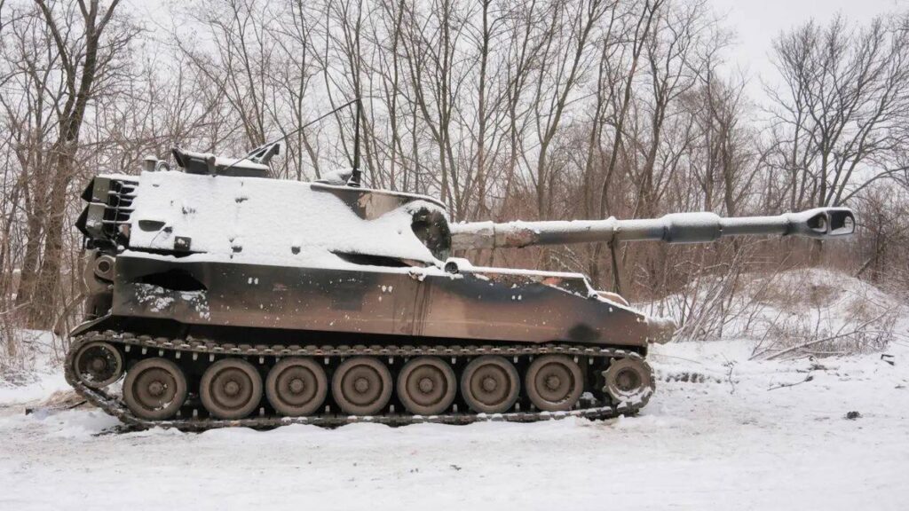 PILDID: Ukrainas hävitati Lätist saadetud liikursuurtükk