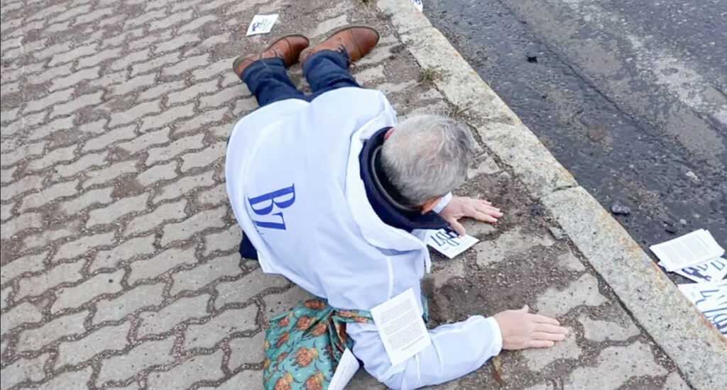 VIDEO: Soome poliitik langes vägivalla ohvriks