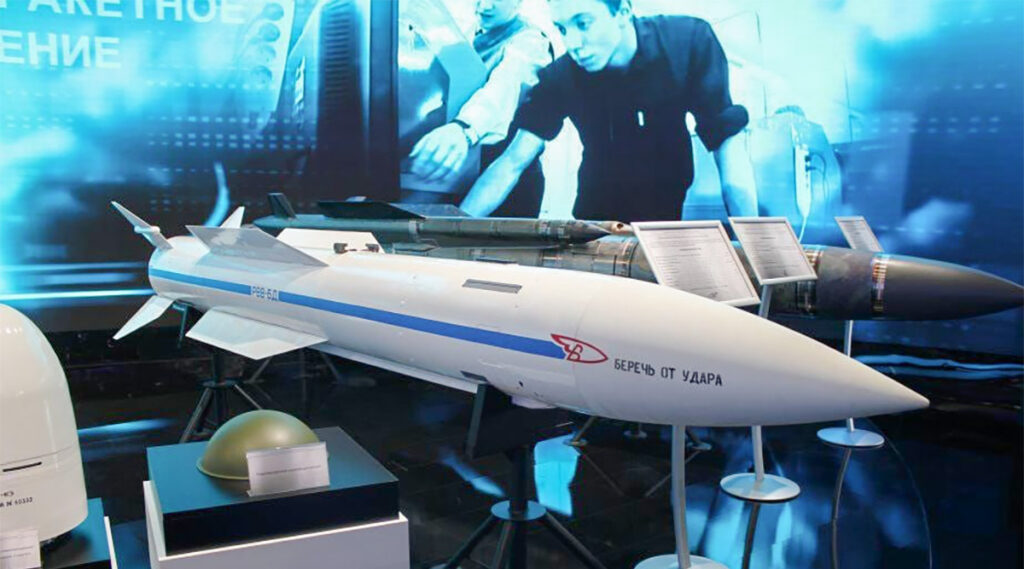 Venemaa on Ukraina sõjas välja töötanud raketi, mis suudab efektiivselt alla tuua eri lennukid