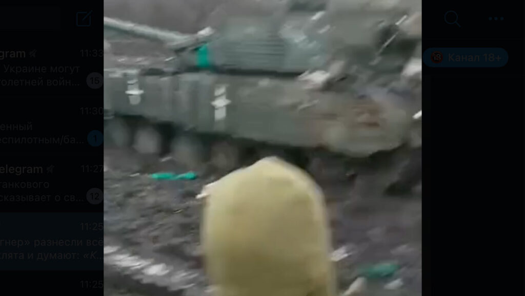 VIDEO: Ukraina väed taganevad Bahmutist, tee ääres purustatud sõjatehnika