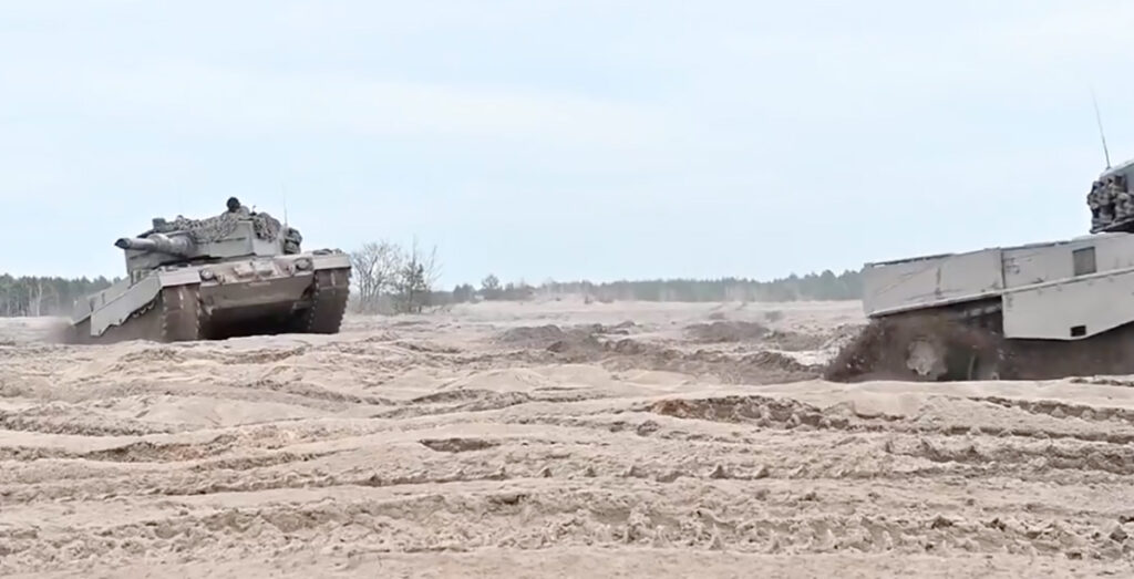 VIDEO: Ukraina võitlejad õpivad Poolas kasutama Leopardi tanke