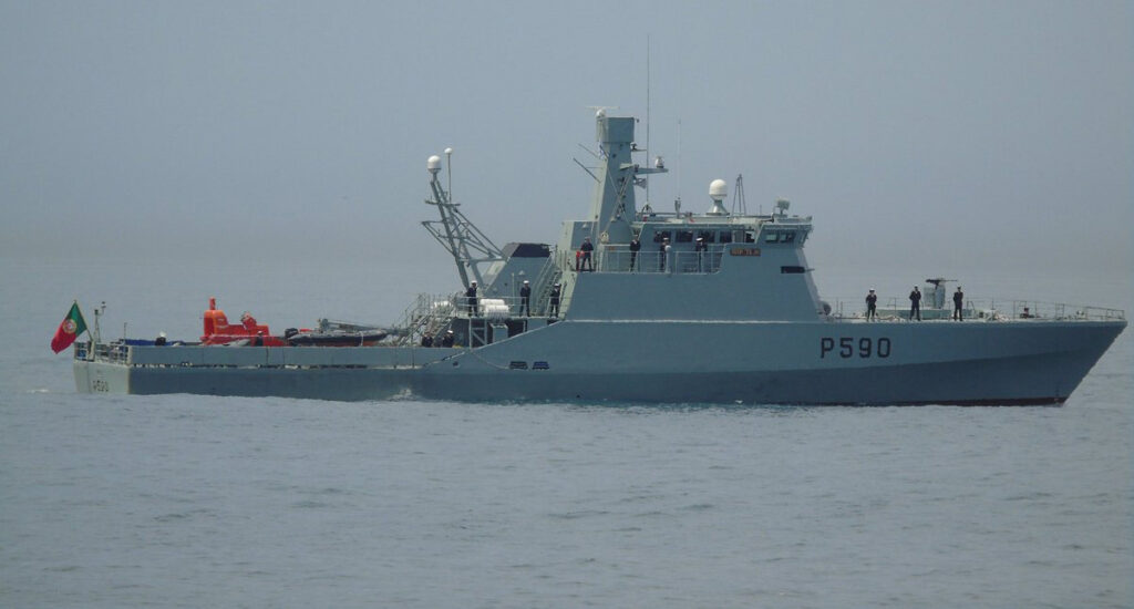 Mis juhtus? Portugali mereväelased keeldusid Vene sõjalaeva jälitamisest