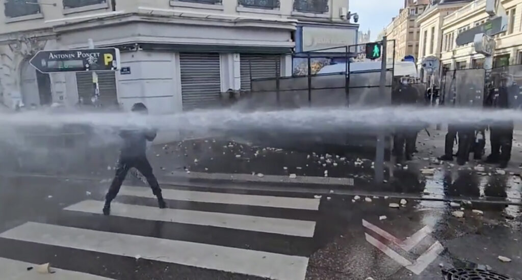 VIDEO: prantslaste vastupanu ei rauge