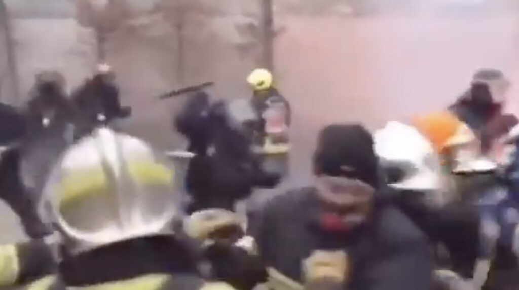 VIDEO: Prantsusmaal on vastamisi tuletõrjujad ja politseinikud