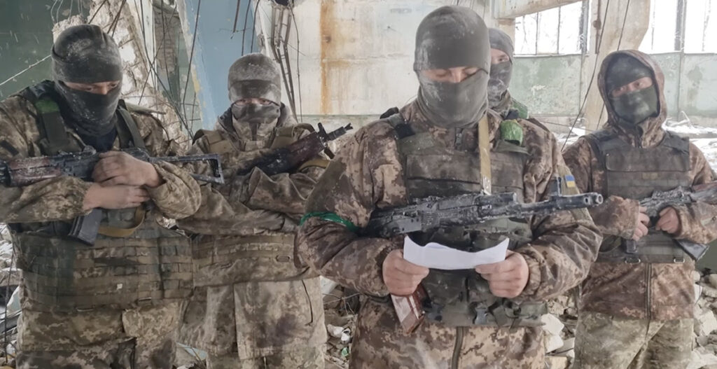 VIDEO: Ukraina võitlejad kurdavad, et nad on hätta jäetud