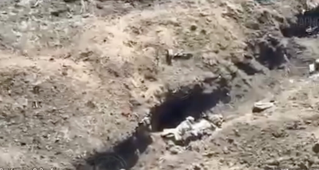 VIDEO: rindelinna kaevikud on täis Ukraina võitlejate surnukehi (NB! Nõrganärvilistele mittesoovitav)