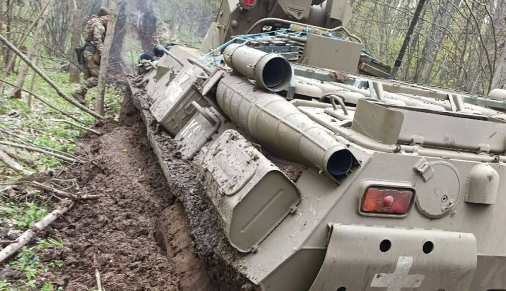 Kole lugu: Ukrainas suurim vaenlane on praegu muda, kuhu jäi Lääne rasketehnika kinni