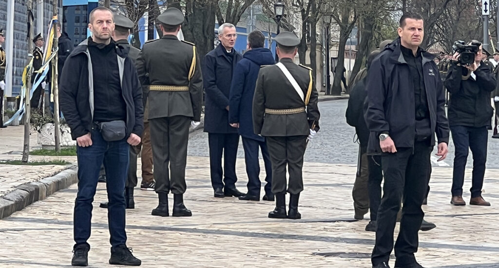 NATO peasekretär saabus visiidile Ukrainasse