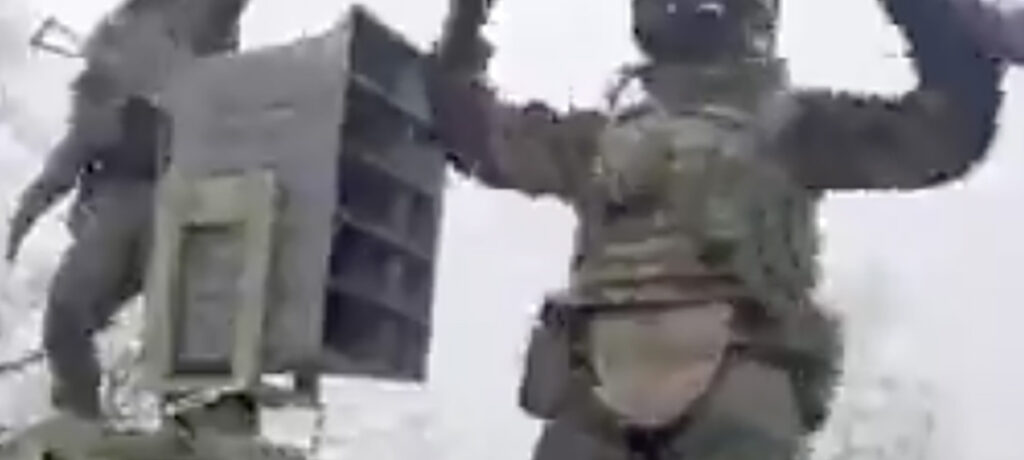 VIDEO: Vene võitlejad löövad tantsu Ukraina vasturünnakut oodates