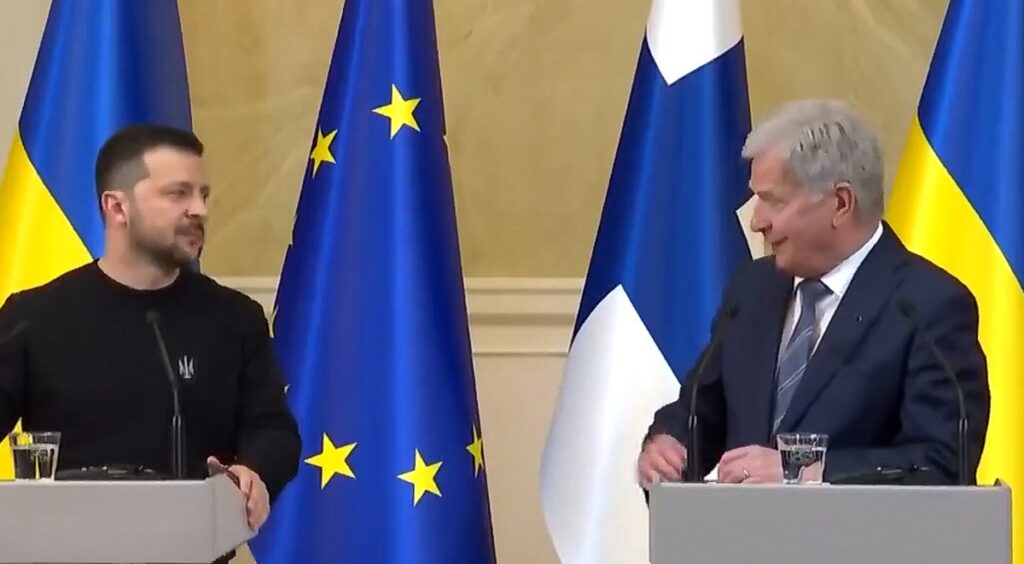 Ukraina president pani Soomes publiku naerma