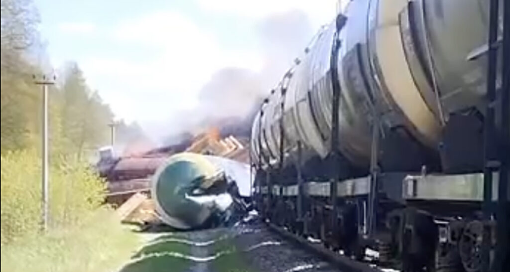 Uus löök: Venemaal oli plahvatus raudteel, kaubarong sõitis rööbastelt välja