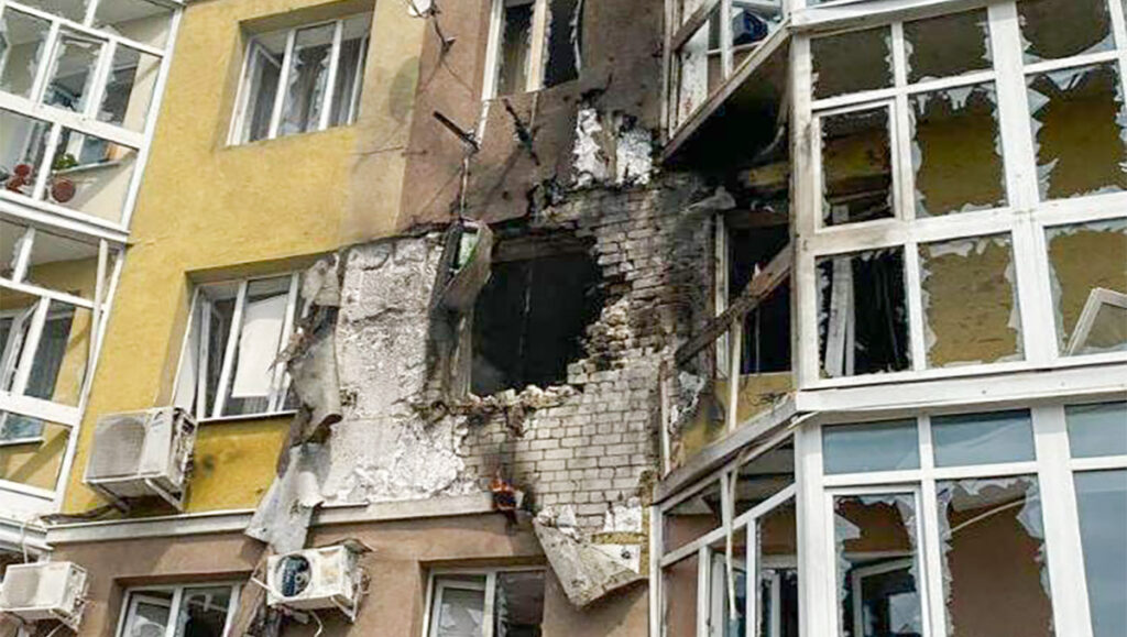 VIDEO: Venemaal lendas droon elumajja