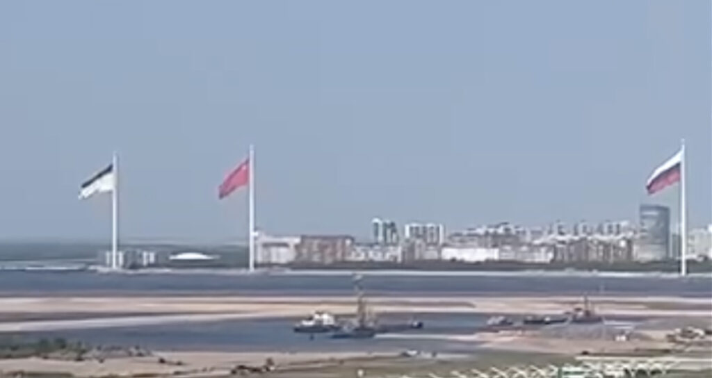 VIDEO: Peterburis heisati Vene, NSV Liidu ja Vene impeeriumi lipud