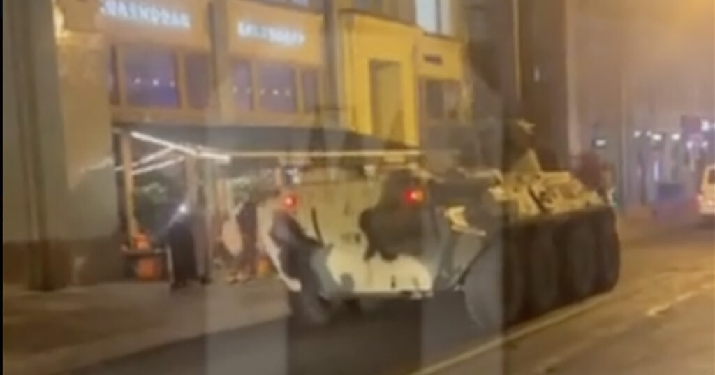 VIDEO: Moskvas on välja toodud sõjatehnika