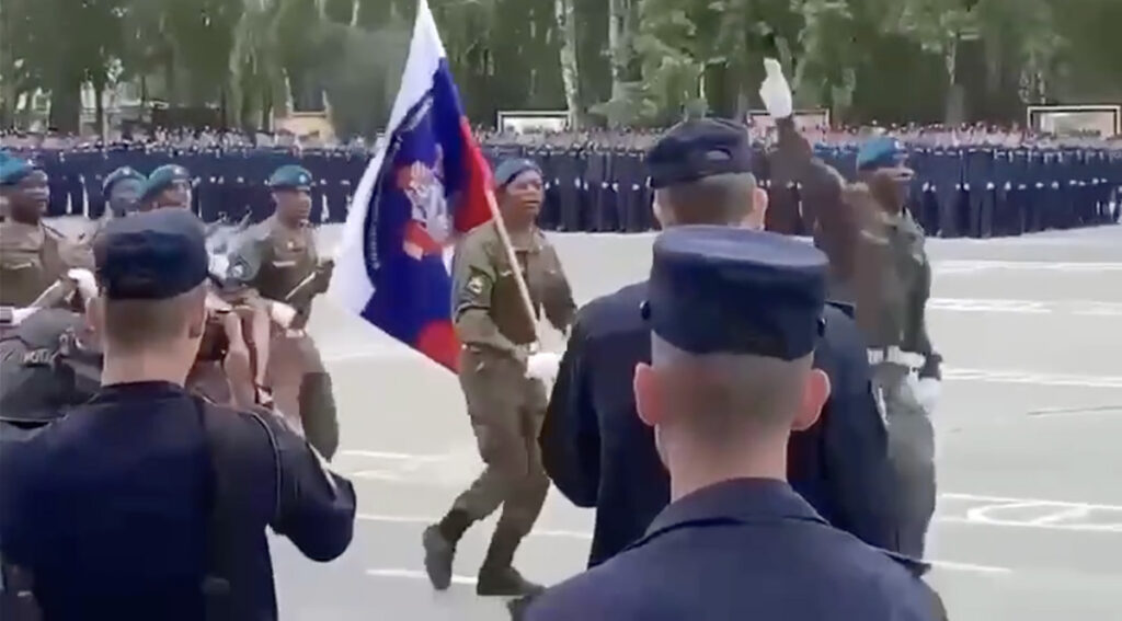 VIDEO: Vene vägede hulka on ilmunud Aafrika sõdurid