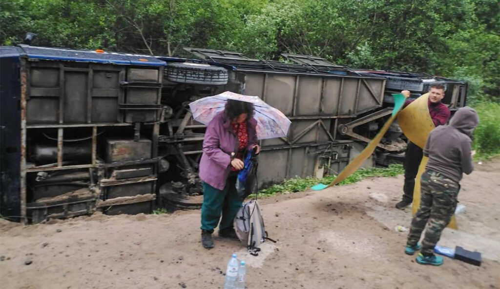 Karjala vabariigis sõitis reisibuss kraavi, mitu inimest sai viga