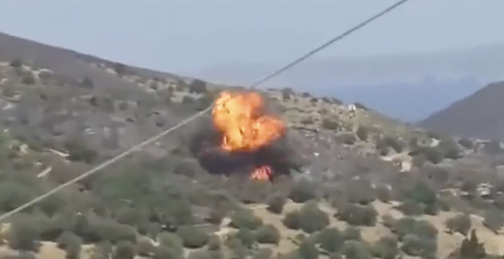 VIDEO: Kreekas kukkus alla metsatulekahju kustutanud lennuk