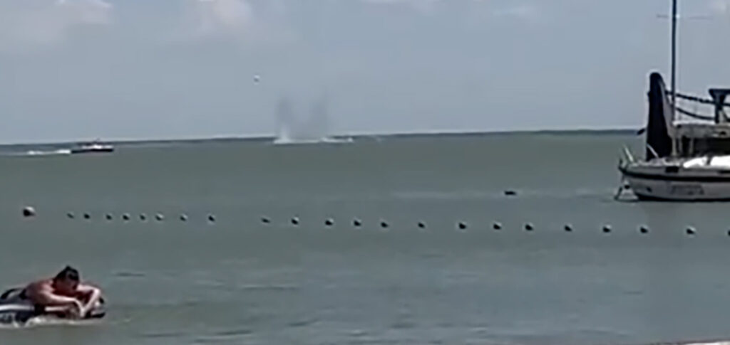 VIDEO: Venemaal kukkus sõjalennuk alla, piloot hukkus