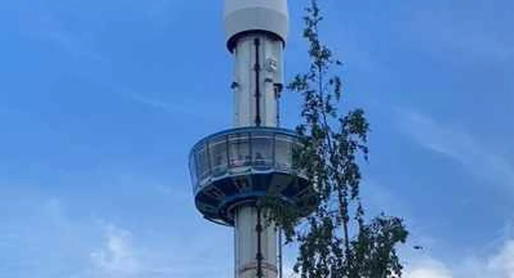 Soomes kiilus lõbustuspargi vaatetorn kinni, inimesed jäid kõrgele lõksu