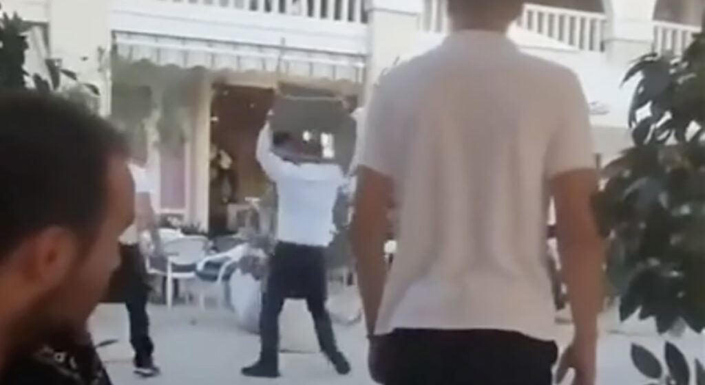 VIDEO: Montenegros peksti Vene turisti NB! Nõrganärvilistele mittesoovitav