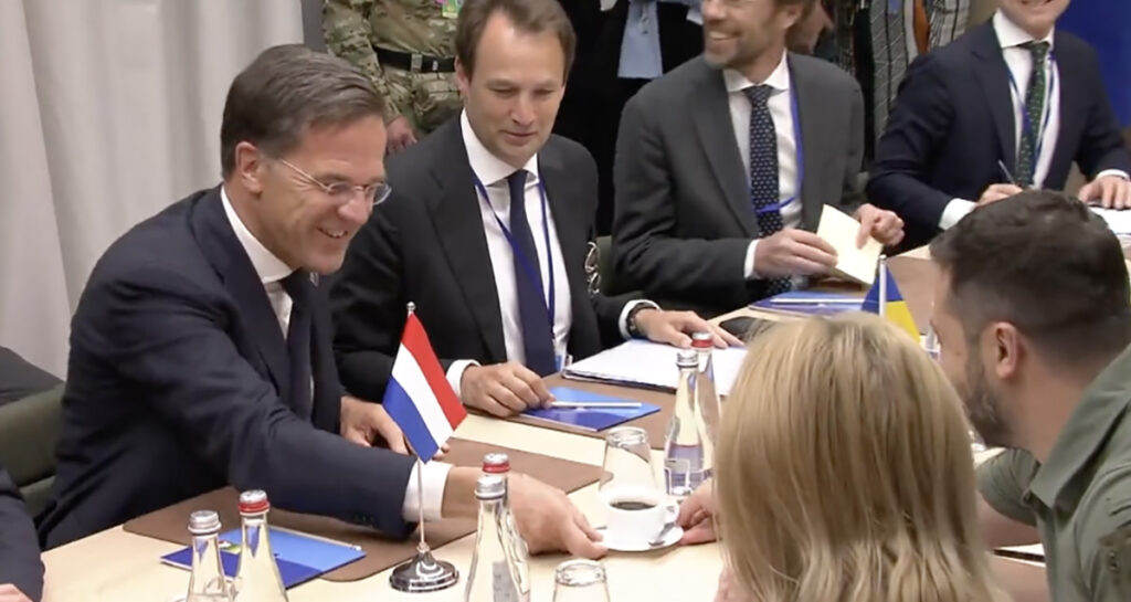 Kas lõi kartma? Hollandi peaminister polnud nõus vastu võtma Ukraina presidendi pakutud kohvitassi