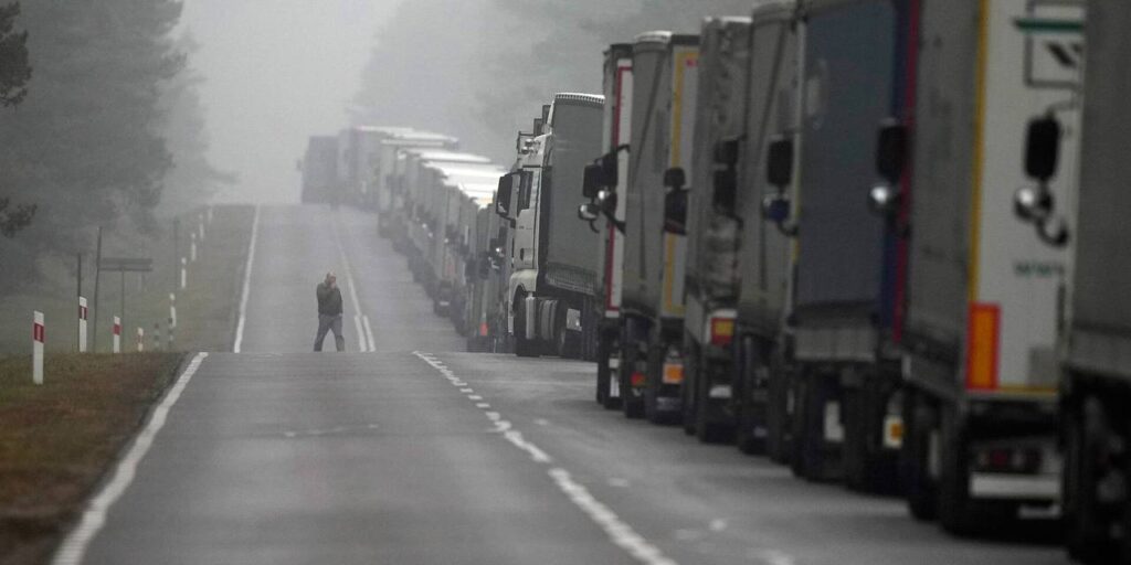 Leedu toll avastas skeemi, kuidas veokeid ja sõiduautosid Venemaale ja Valgevenesse viiakse