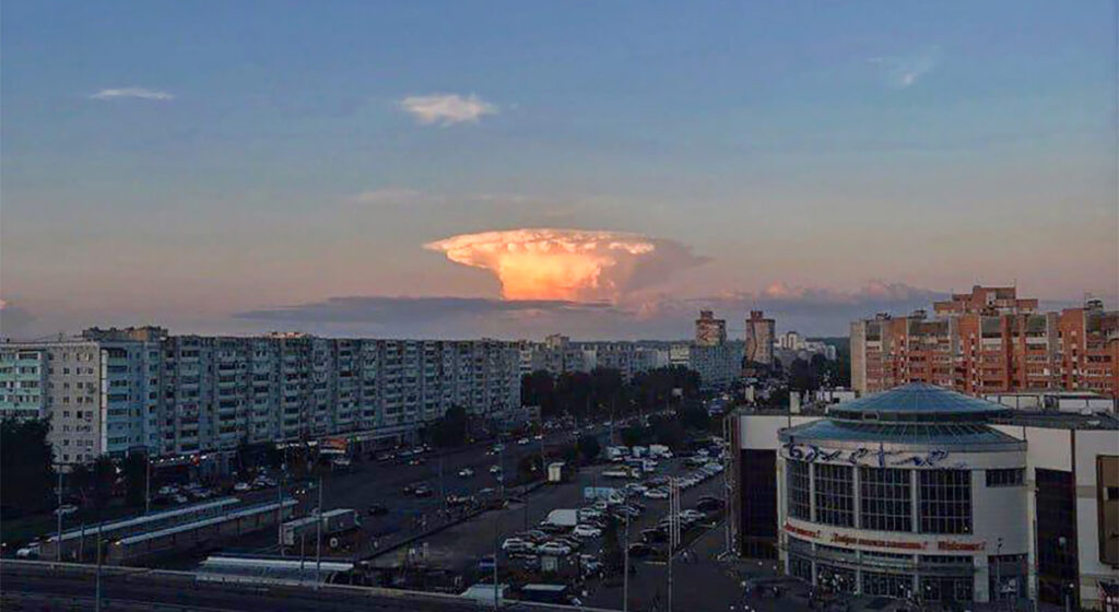 Paanika Venemaal: taevasse tõusis „tuumaseen”