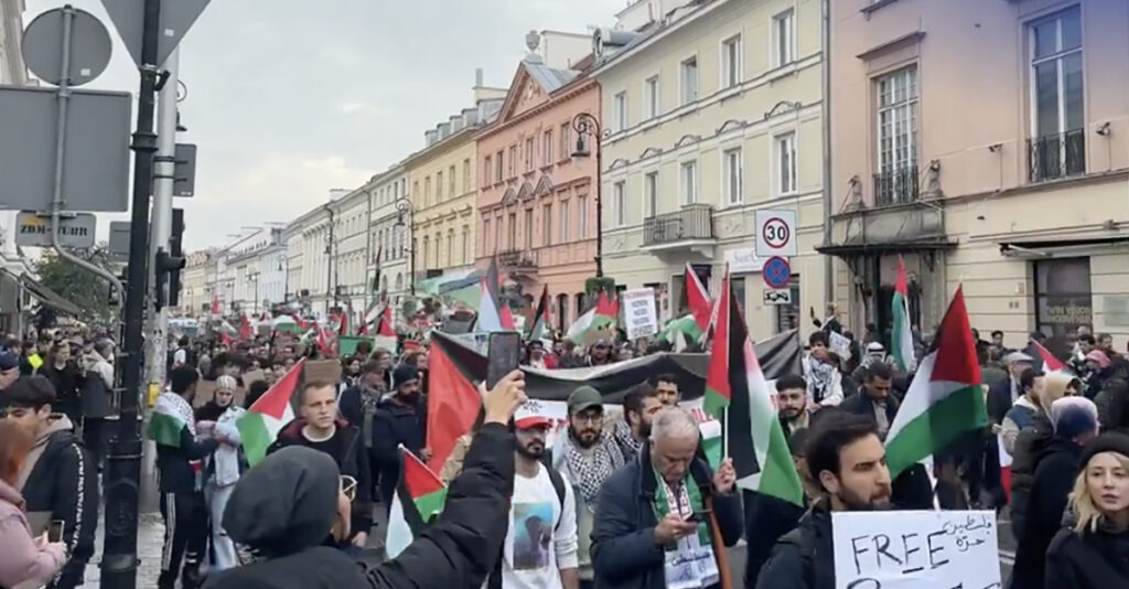 Maailma avalikkust šokeeris Palestiinat toetav meeleavaldus Varssavis. Miks?