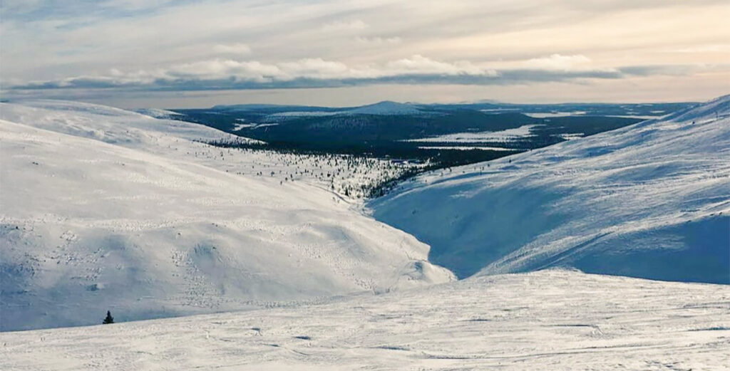 Soomes hukkusid lumelaviini alla jäänud Eva (37) ja Sindre (12)